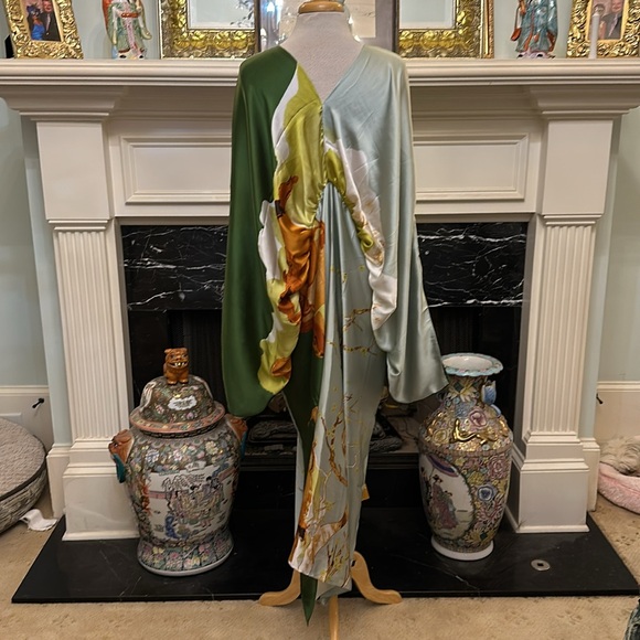 NWT silky print kimono/yukata. Green print! - Picture 3 of 4